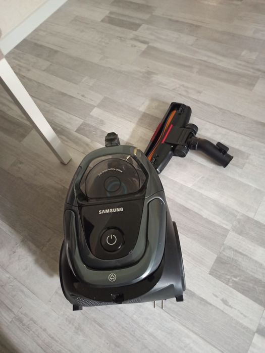 Пылесос с контейнером для сбора мусора Samsung