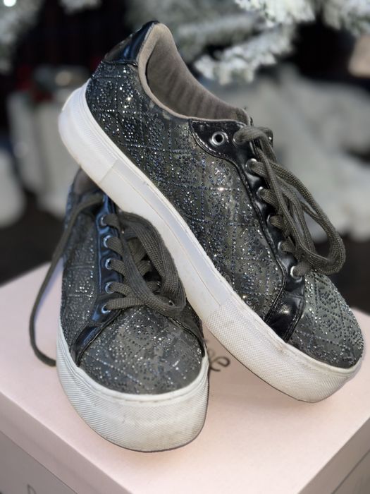 Patrizia Pepe, Guess, Hugo, Liu Jo