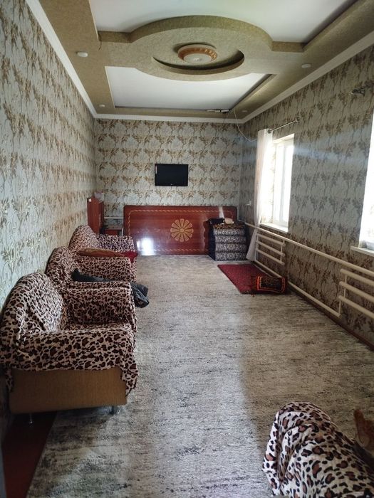 DESKADA 6 so'tixli xovli uy sotiladi