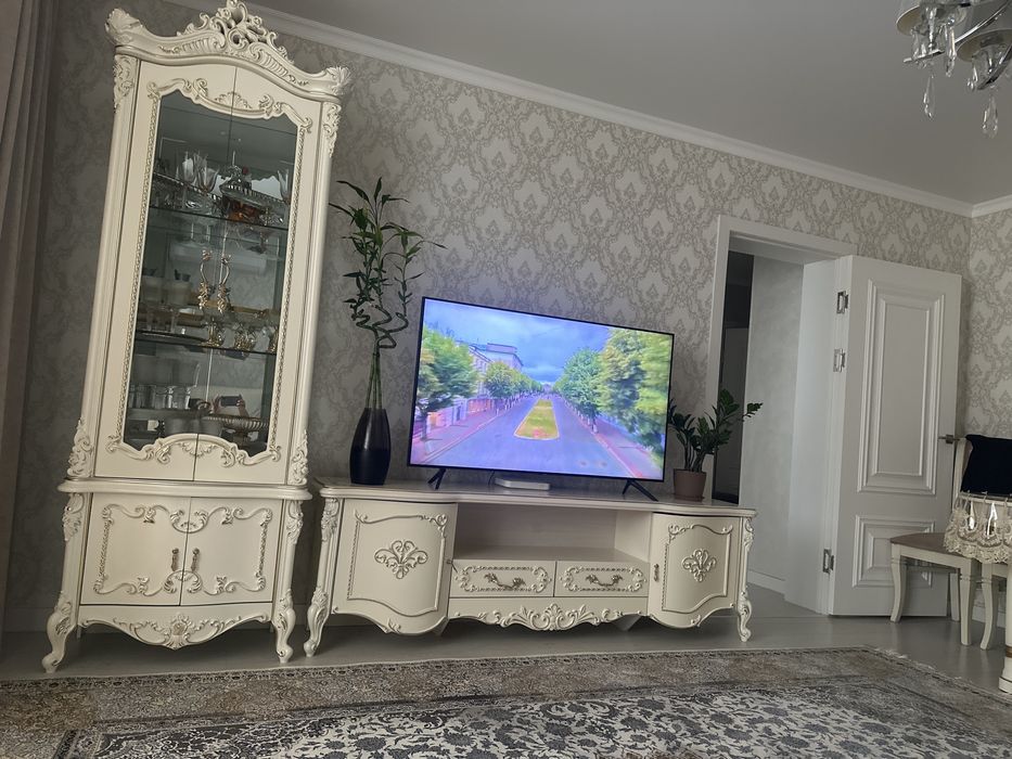 Продам серван с тумбой