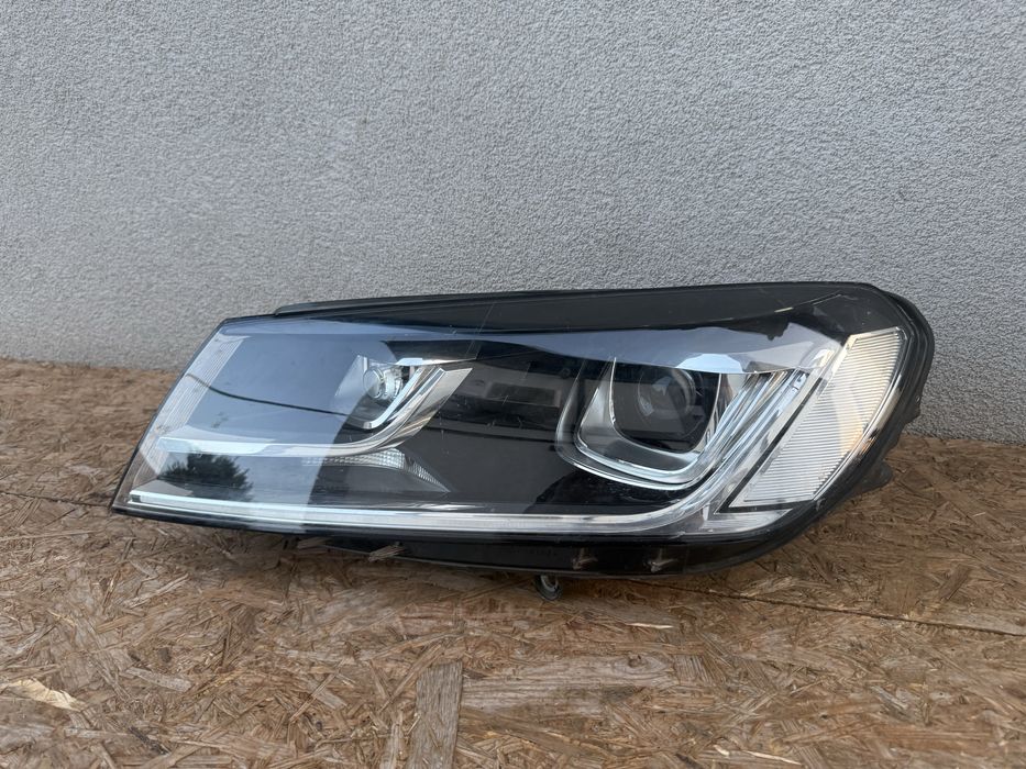 Far stanga VW Touareg 7P Facelift Xenon + LED Original Europa