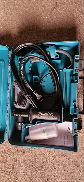 Перфоратор макита HR2470FT