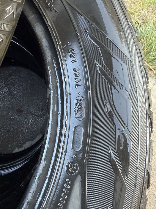 Зимние шины 215/60R16
