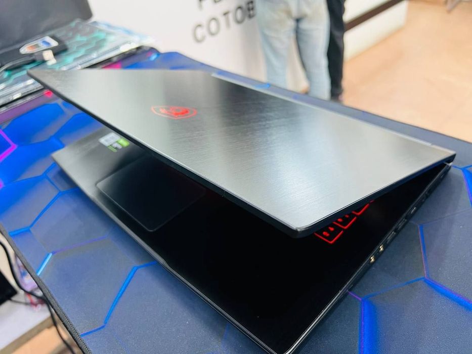 Noutbook  sotiladi Dasturlashni barcha sohasiga qollasa boladi. Ideal