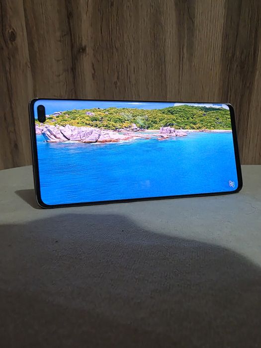 Samsung s10+ на 512гб