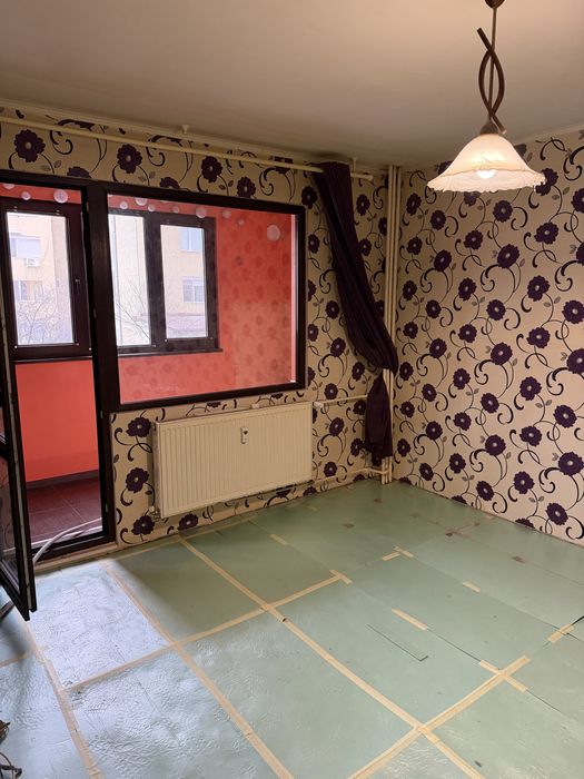 Двустаен апартамент в кв.Родина 1 до у-ще Олимпи Панов