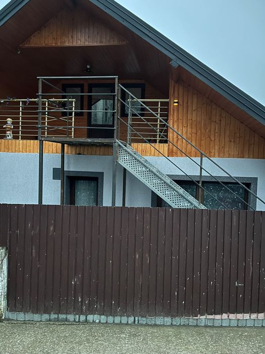 Scari metalice exterior zincate