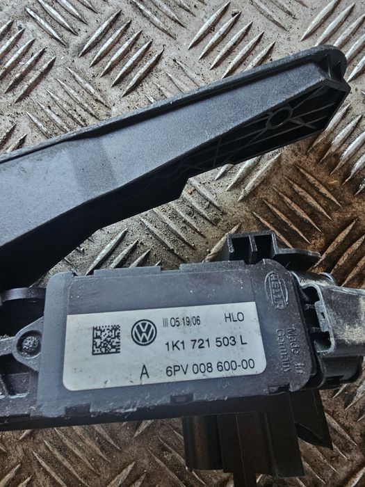 Pedala Acceleratie Vw Passat B6 2005-2010 Volan Pe Stanga Lhd 1K172150