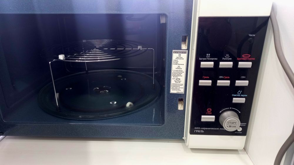 Микроволновка  SAMSUNG