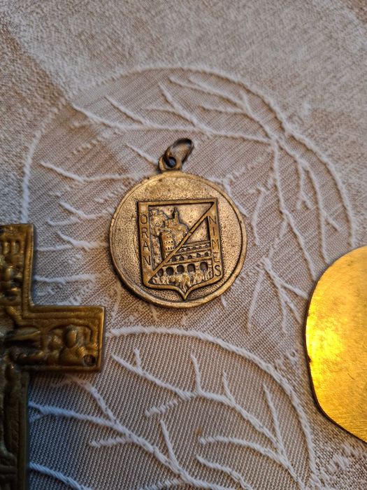 Старинни кръстове медальони