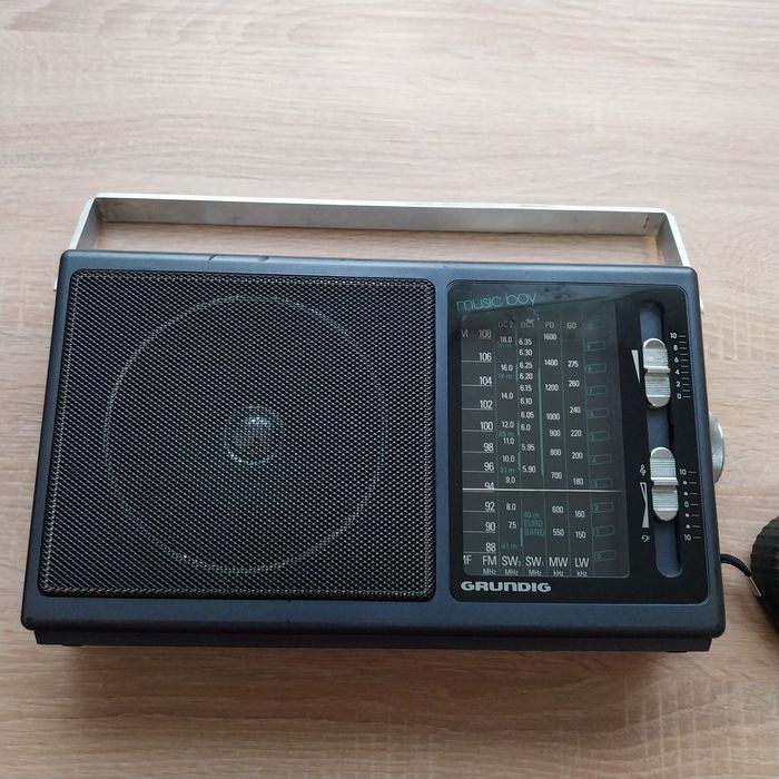 Aparat de radio Grundig Music  Boy 165a