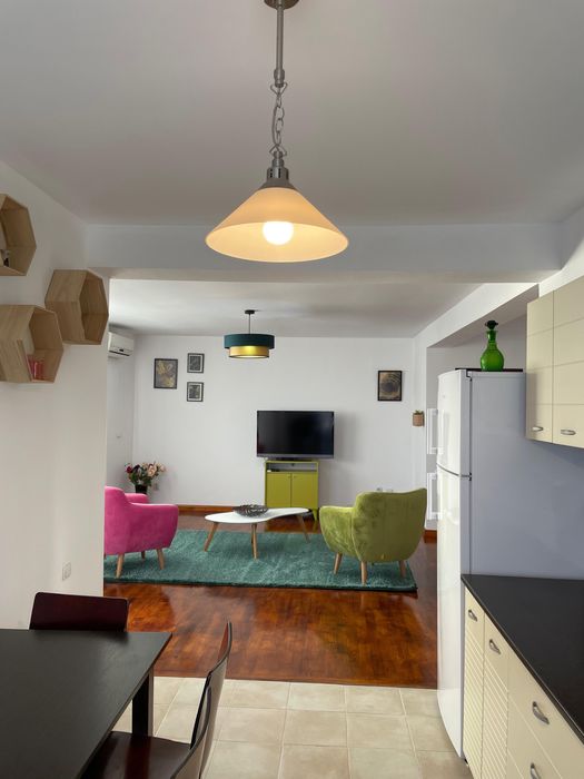 Inchiriez apartament 3 camere Cetate