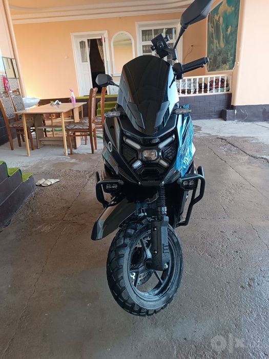 Skuter Tank-3 redline
Madeli Tank-3redlaen
Yurgan masofa 413 km 
Ho