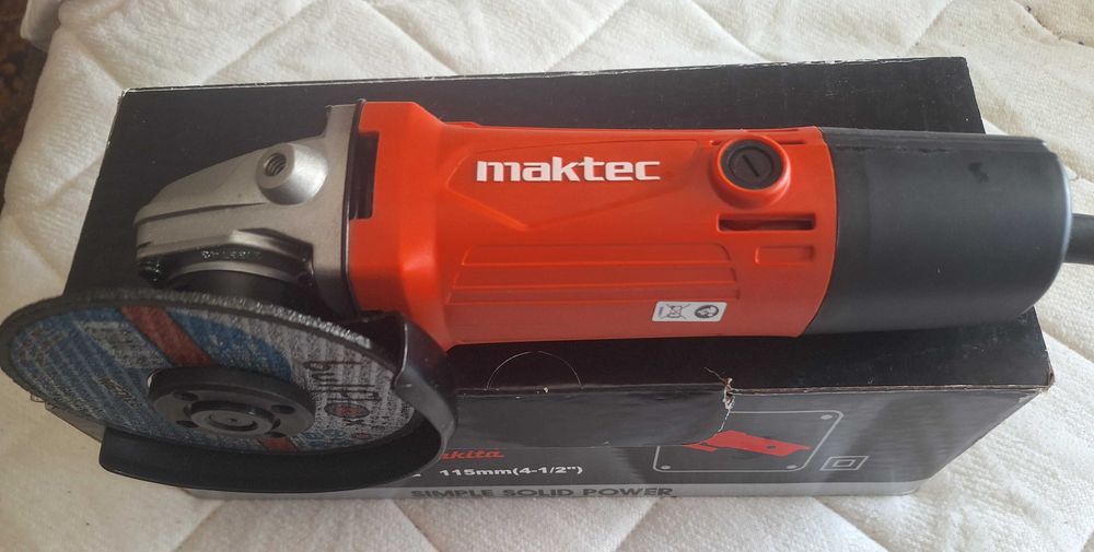 Ъглошлайв Makita 115mm MT962