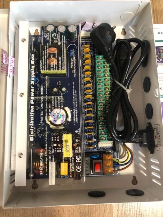 Захранващ блок, 18 канален, 12V/12A