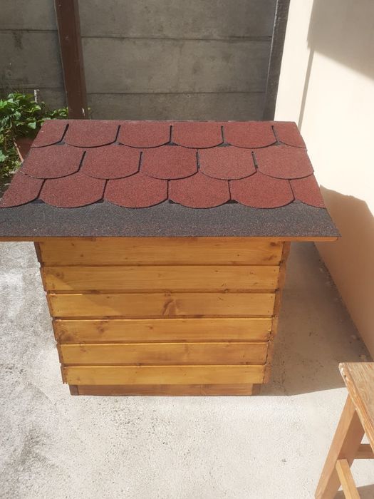Cușcă din lemn pentru câini  – 115×83×75 cm – 600 lei negociabil