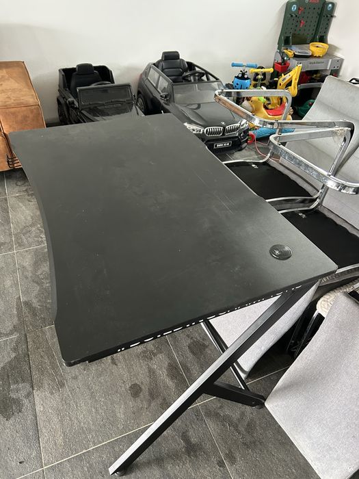 Birou Gaming TRUST GXT711