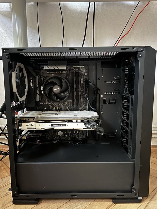 Vand PC de gaming cu 1070ti 16GB RAM Ryzen 5 5600G