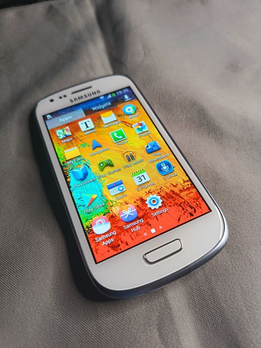 Vând Samsung Galaxy S3 mini value edition