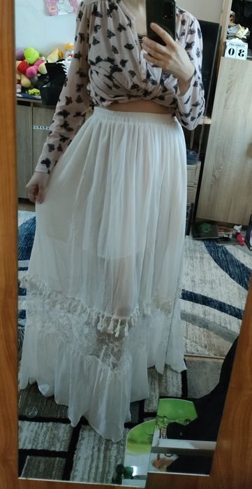 Fusta superbă albă