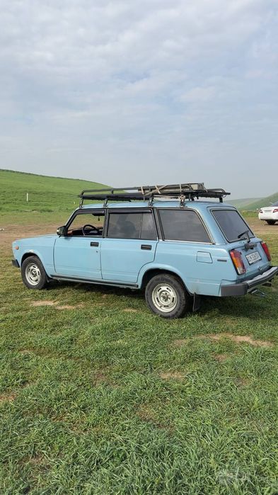 Vaz 2104 sotiladi