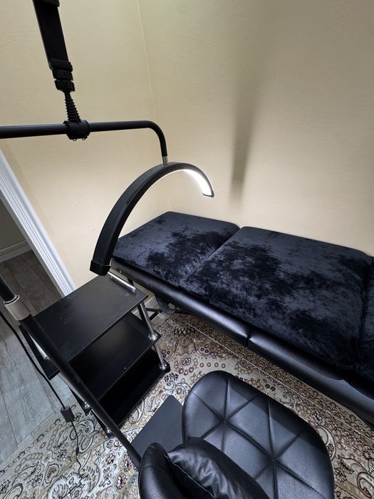 Продам кушетку для мастеров .