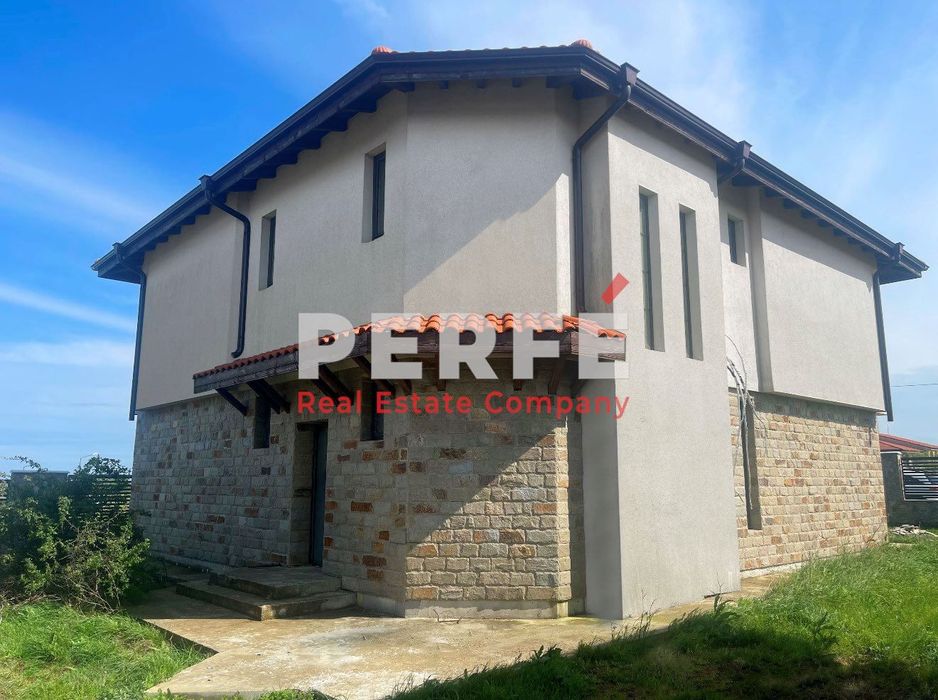 Продава се Къща в с. Синеморец, Област Бургас - 200 кв.м за 1250 €/кв.м - Снимка #4