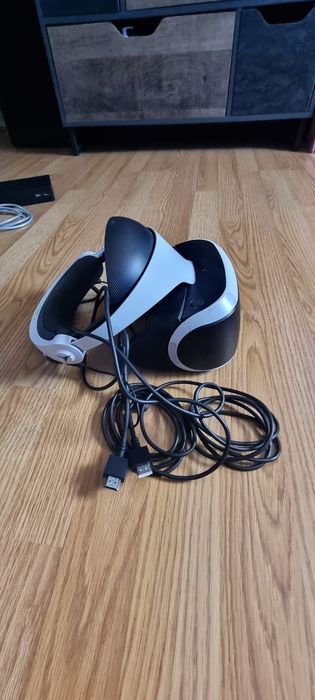Pachet Complet PlayStation VR Mega Pack + 2 Controllere PS Move (Pentru PS4 / PS5)