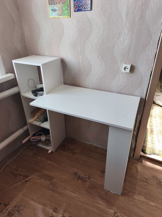 Продам компьютерный стол