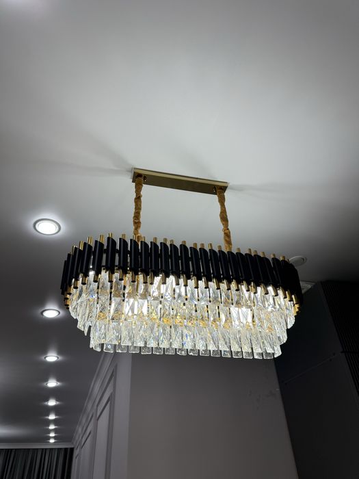 Продам люстры, бра!