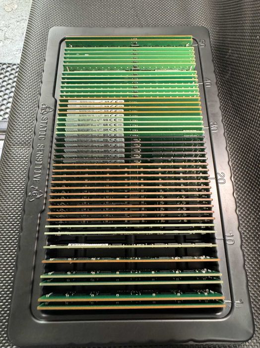 DDR4 8GB 2400Mhz ECC RDIMM Samsung Memorie RAM Server Workstation