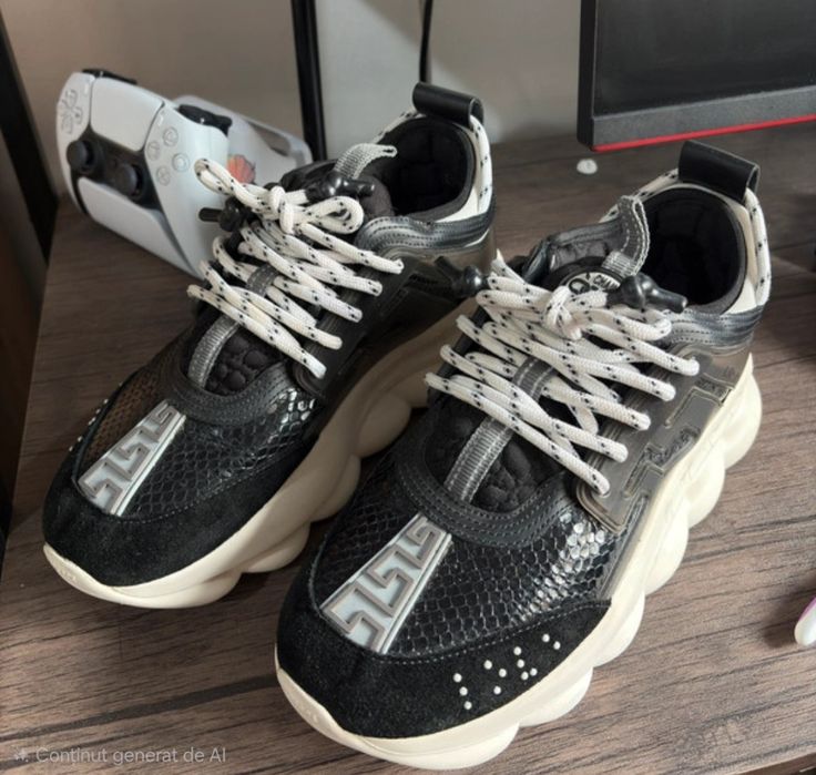 Versace Chain Reaction