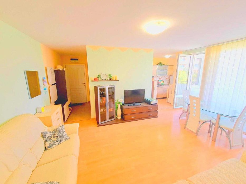 Продава се Двустаен апартамент в Свети Влас - 75 кв.м за 891 €/кв.м - Снимка #2