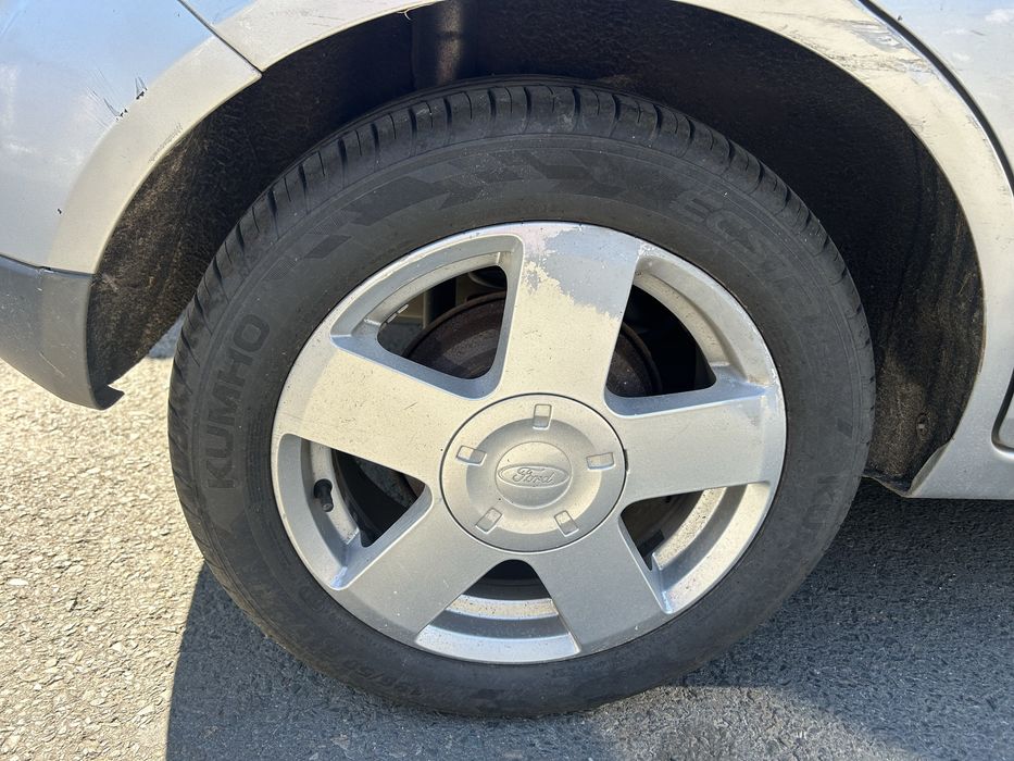 Vand Ford Fiesta 1.4 benzina 2008