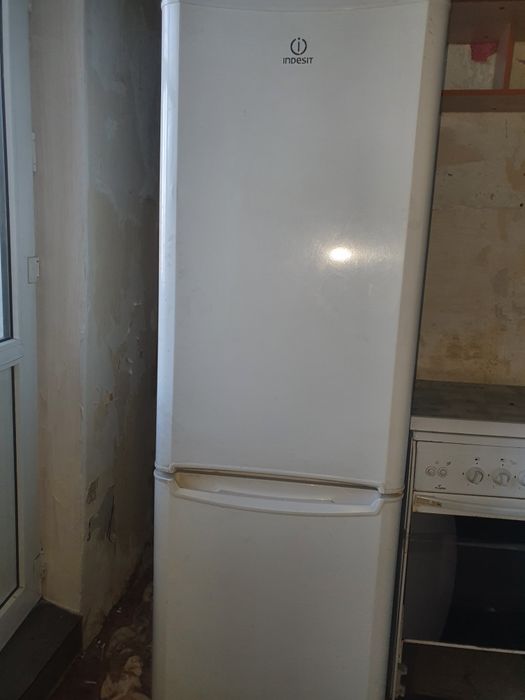 Продам холодильник большой рабочий.