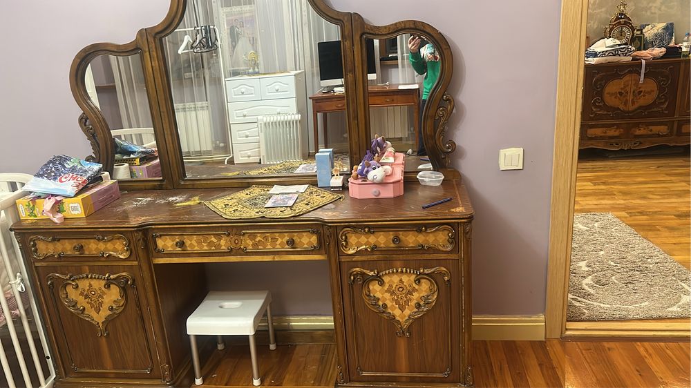 Гарнитур из дерева