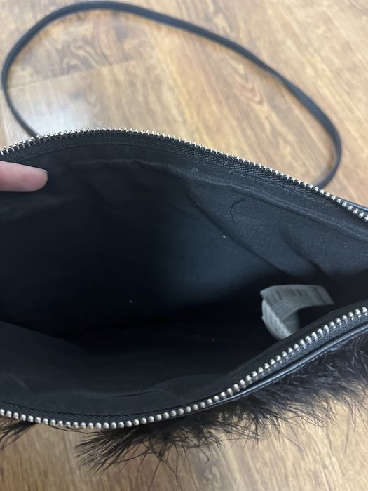 Чанта с пера има и дълга дръжка