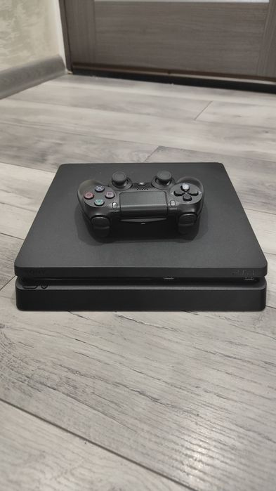 PlayStation 4 (Ps4) 1Tb + controller