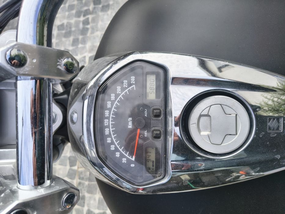 Suzuki intruder M109R