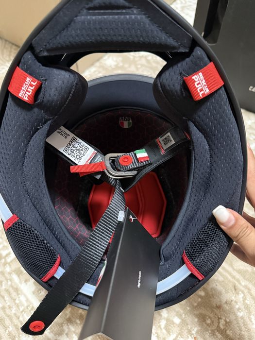 Продам оригинальный мотошлем AGV Pista GP RR MIR Americas 2021.