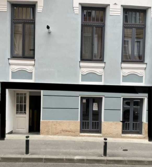 Inchiriez spatiu Ultacentral Str.Baba Novac colt cu Str.I.Maniu