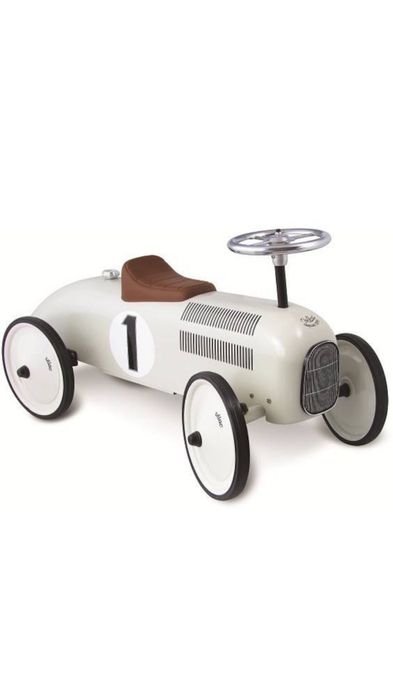 Vilac Masina Metal Alba - Crem - Masina clasica si durabila