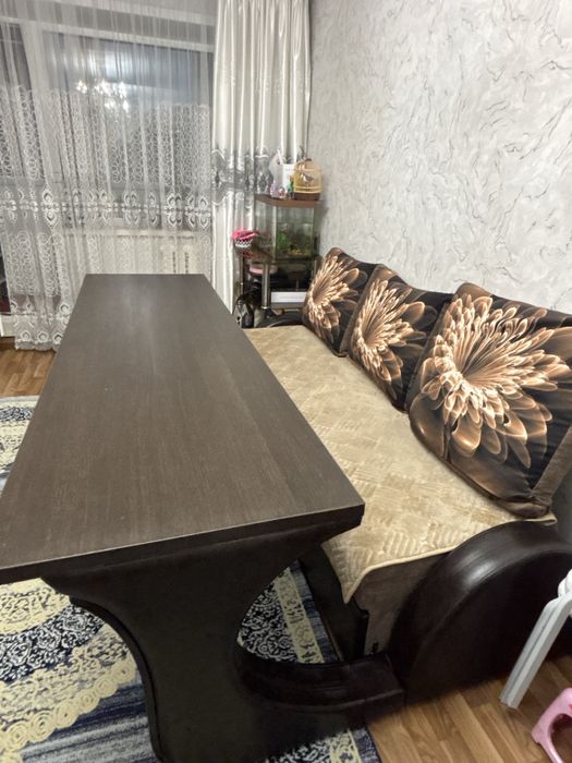 Продам диван б/у 60 000, торг.