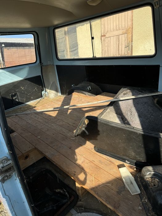 Латвия раф бус пътнически