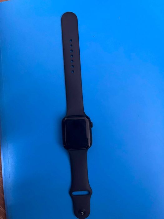 Apple Watch SE (2024), GPS, Carcasa Midnight Aluminium 44mm, Midnight Sport Band - M/L
