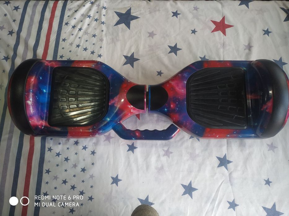 Продаётся гироскутер в комплекте.Отличное состояние.Торг уместен