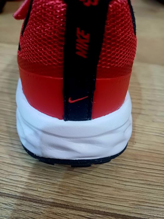 Сандали NIKE, стелка 18 см и маранонки nike 31