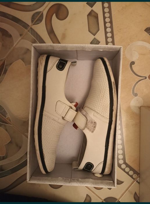 Продам туфли кожаные детские