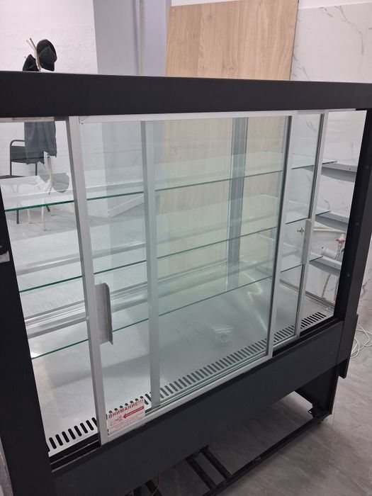 Холодильник-витрина
