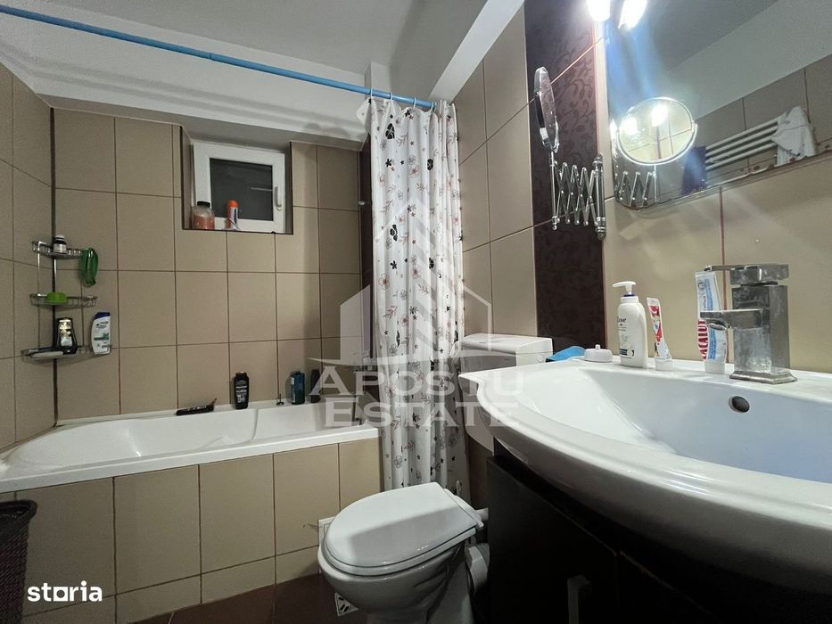 Apartament 3 camere, zona Vlaicu
